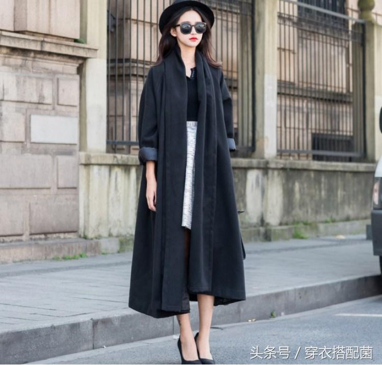 大衣如何穿搭女秋冬好看,黑色大衣连衣裙穿搭高级感