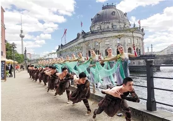 双十一海淘会更快吗？外国人最爱哪些中国货？“一带一路”上这些事与杭州有关