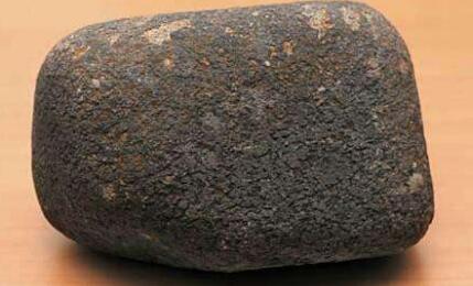 石铁陨石最高能卖多少钱一克,不带磁性的石陨石最低价多少一克