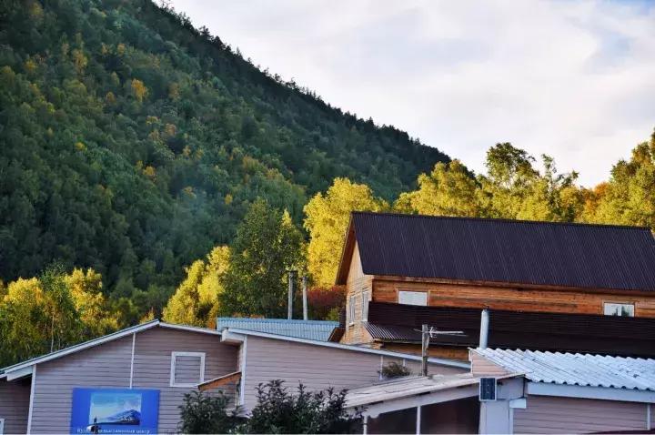 坐火车穿越俄罗斯西伯利亚,欧洲火车途经小镇