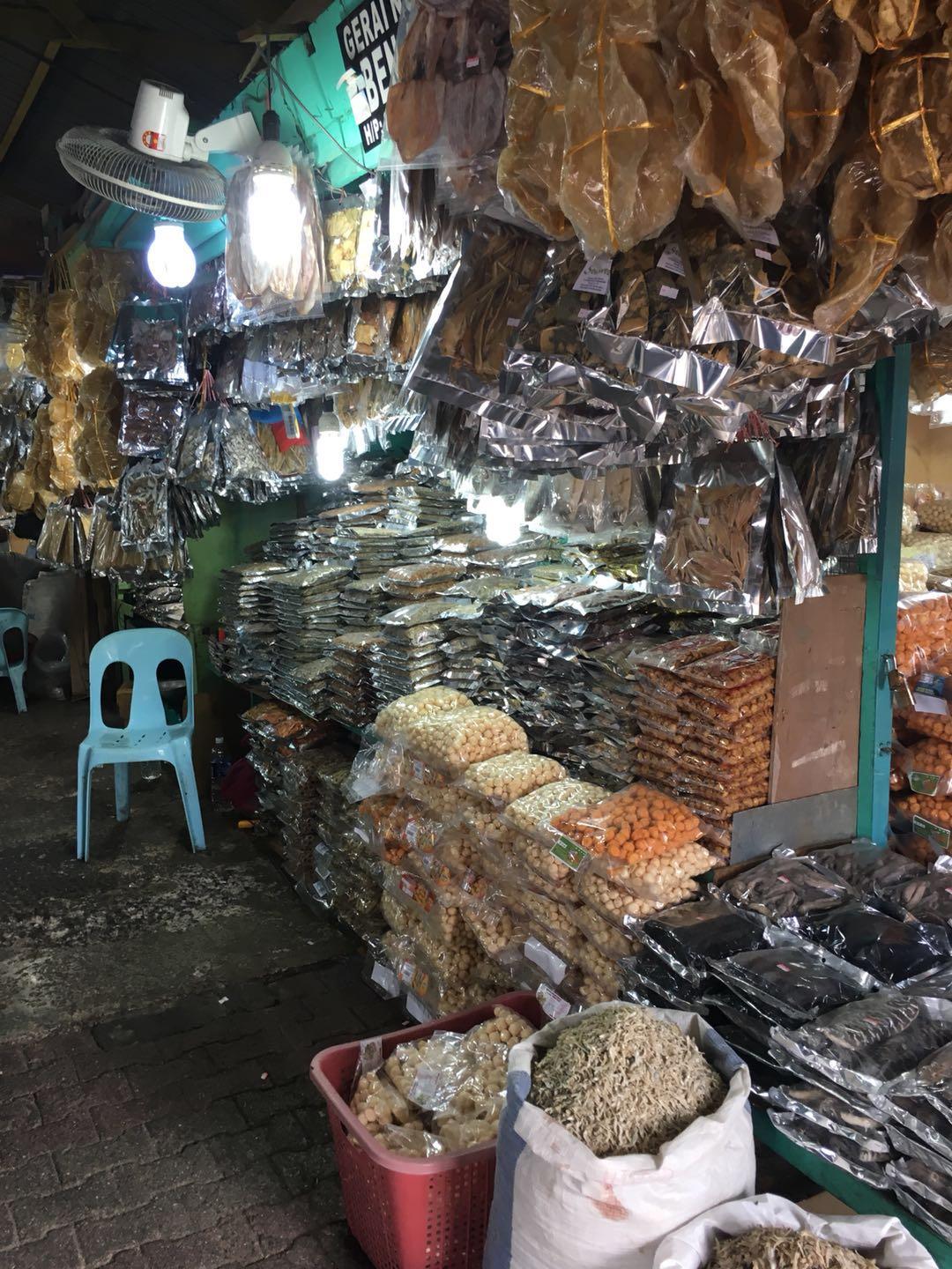 在马来西亚的沙巴码头，中国女生很受欢迎