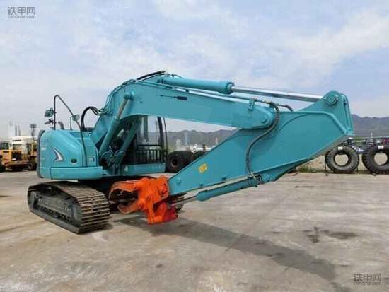 买挖掘机二手,买二手神钢挖机