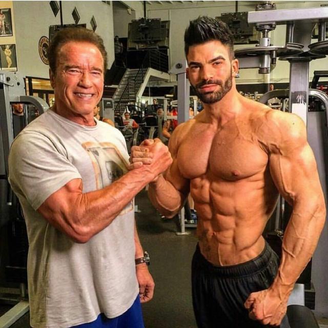 鍝戦搩鍋ヨ韩鑲岃倝璁粌鍔ㄤ綔,鍦ㄥ鍝戦搩鍋ヨ韩鑲岃倝璁粌