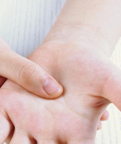 身体正面经络精油spa按摩手法视频,教你按摩的五大手法