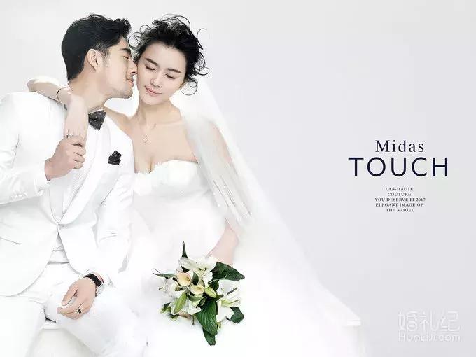 婚纱照挂在卧室床对面的墙上好吗,主婚纱照摆放在卧室的最佳效果图