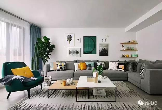 婚纱照挂在卧室床对面的墙上好吗,主婚纱照摆放在卧室的最佳效果图