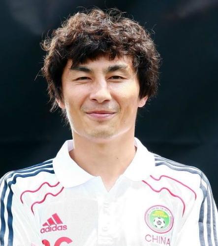 当李玮峰和雷科巴再次交锋，苏宁双十一传奇足球赛，你心动了吗？