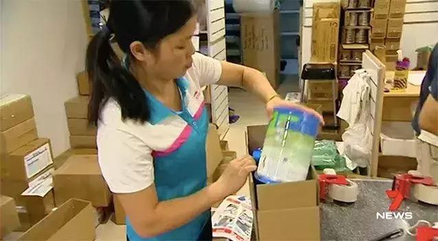 黄晓明也来澳洲给“小海绵”买奶粉了？可惜现在华人限购2罐