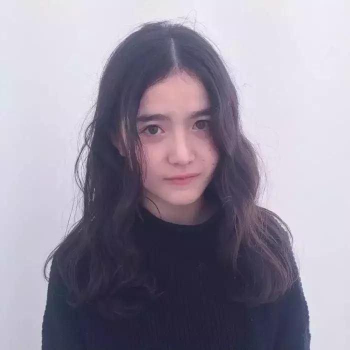 刘海图片女显脸小,有刘海扎发显脸小