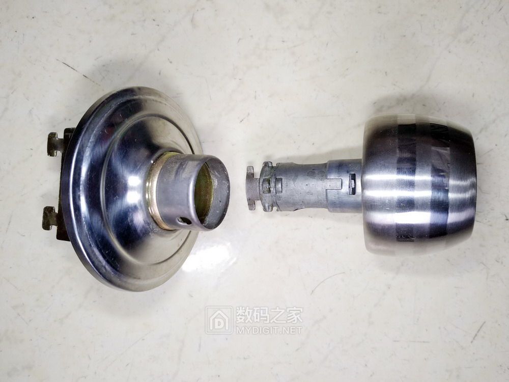 球形锁坏了怎么从木门上拆下来,室内门球形锁怎么拆