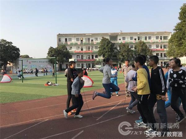 钢三教育集团和平校区：大学生义务支教“乡村少年宫”
