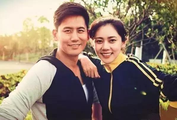 秋瓷炫告诉老公自己怀孕了的视频两人都笑哭了！女星孕相原来都……