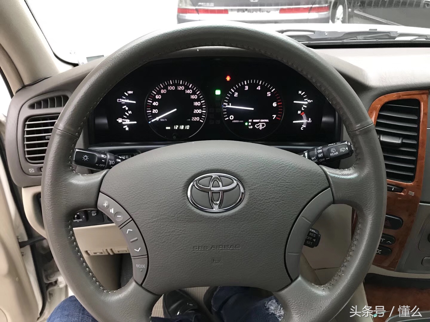 16年陆巡兰德酷路泽5700黑色,丰田兰德酷路泽lc300gr泥地越野