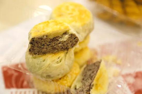 郑州王府井绿豆饼,南方好吃的酥皮绿豆饼