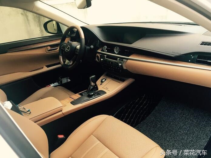 雷克萨斯30万提车,33万雷克萨斯