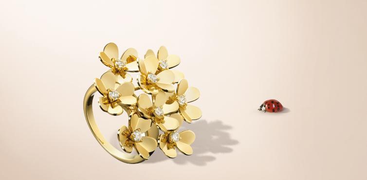 梵克雅宝2015高级珠宝系列,vca梵克雅宝中号是黄金的吗