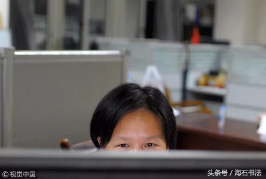 电脑屏幕垫高对颈椎有用吗,垫高电脑屏幕对颈椎好吗