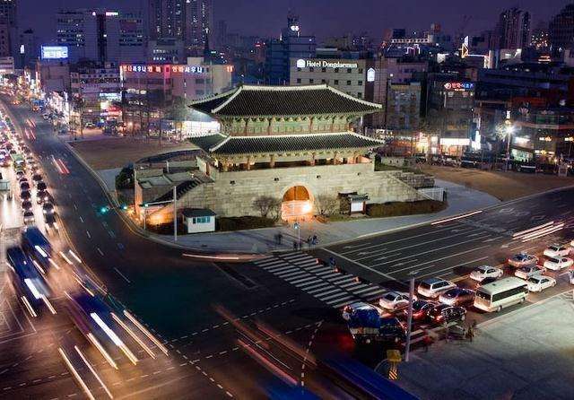 韩国东大门的衣服好不好,东大门韩国服装高端品牌