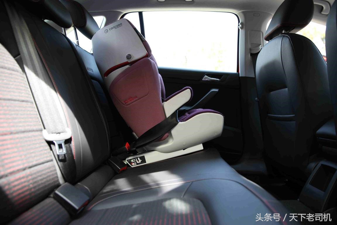 为了幼儿安全安装软件,为儿童安装安全座椅