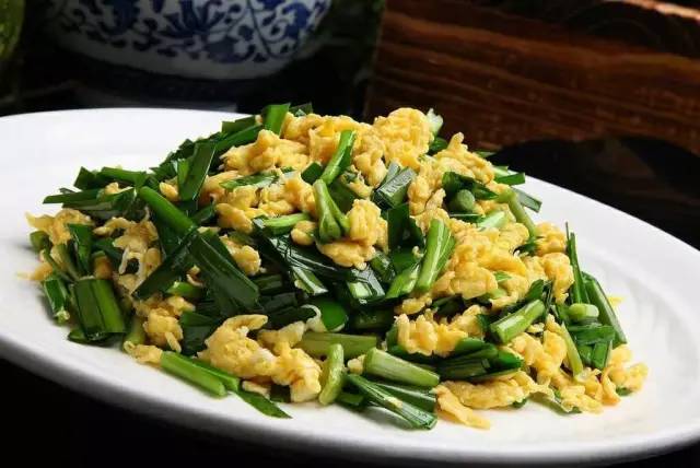 开春挖野菜教你轻松识别18种野菜,您知道春季最养肝护肝的野菜吗