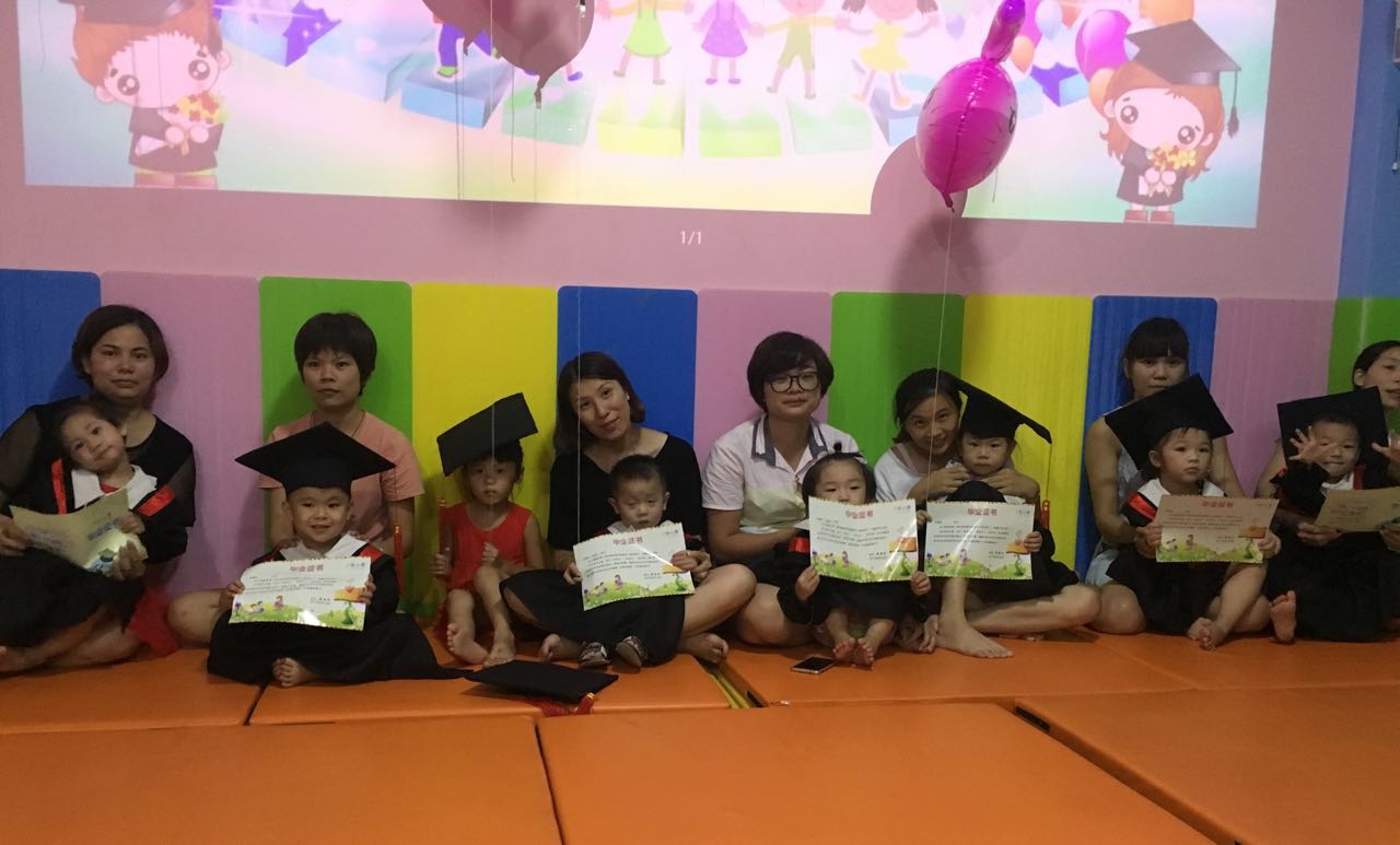 幼儿园老师对孩子的爱和教育,感谢幼儿园孩子对老师的信任