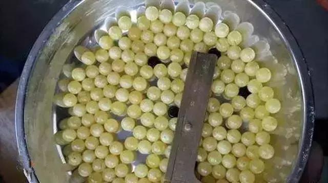 100年老蜜蜡真假鉴别,琥珀坊蜜蜡真假对比图