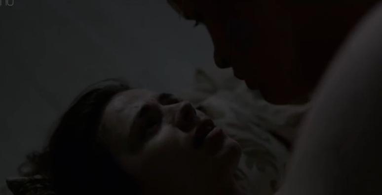 男友车祸去世女友开棺取骨陪伴,男友车祸去世后女孩召唤灵魂