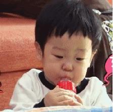 晨看*疆新**｜宠妻狂魔每天为老婆做花式便当；“网红”餐厅席卷乌市