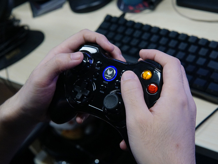 雷柏游戏手柄,性价比手柄雷柏