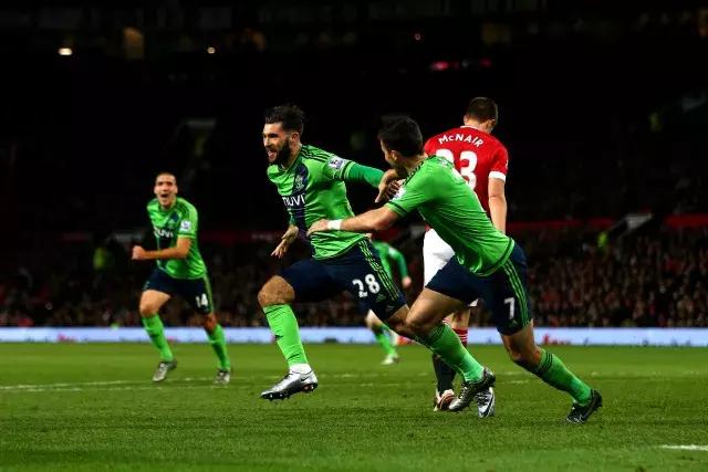 圣徒英雄传｜搬砖工连跳9级变身查理大帝励志传奇前无古人