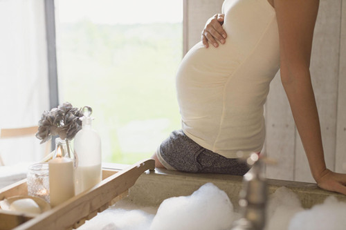 孕期洗澡怎么保暖好宝宝,孕妇洗澡的正确方法和注意事项