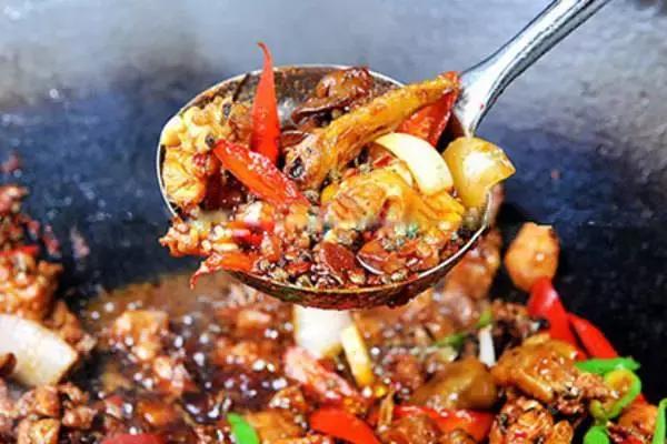 冬天吃柴火鸡简直太过瘾了！还没感受过？太out了，赶快克整一只~