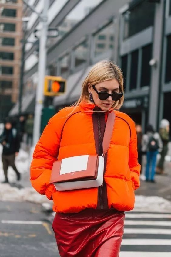 月薪5000的我是怎么存钱买房的,月入多少穿得起celine