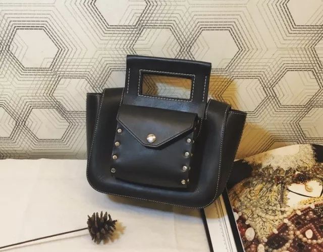 月薪5000的我是怎么存钱买房的,月入多少穿得起celine