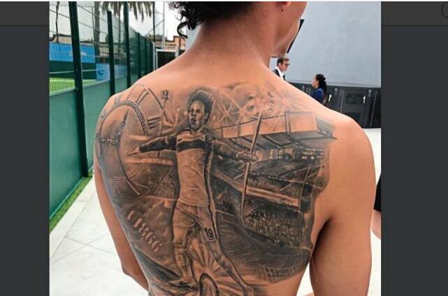 梅西胳膊纹身完整图,梅西最新纹身