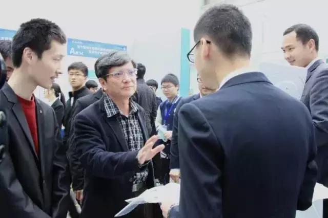 从200多万大学生中脱颖而出，浙大学子在十五届“挑战杯”国赛中再创辉煌！