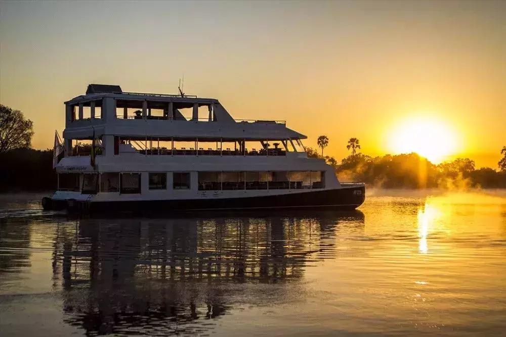 他花16年学会跟狮子交谈,而你花10天懂得了他的执著!