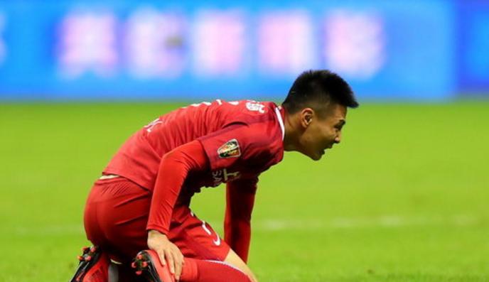 武磊替补三次遭巨大威胁,武磊进攻博阿斯视频