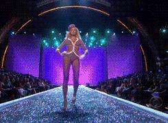 2017年奚梦瑶在维密秀上摔倒,奚梦瑶失误完整版