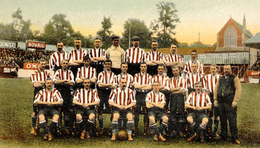 英格兰时隔51年再夺世界冠军,足坛历史上第一支三冠王的球队