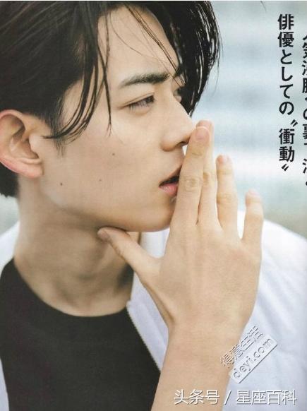 水瓶座男生的弱点和缺点是什么,水瓶座的弱点和优点是什么