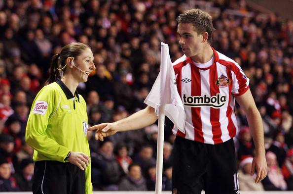 足球各大联赛女裁判,足球为什么很少有女裁判