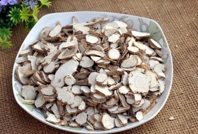 哪些香料可以锁住卤菜的香味,卤菜除异味最好的香料