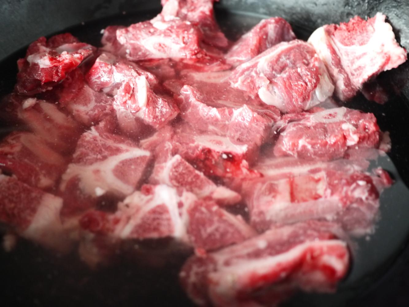 天冷吃一顿热乎乎的牛排火锅,天冷吃一顿热乎乎的牛排