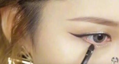 半包倒三角眼线,倒三角全包眼线