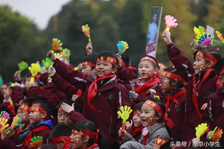 南京金陵汇文小学足球,寒风阻挡不了孩子们的热情