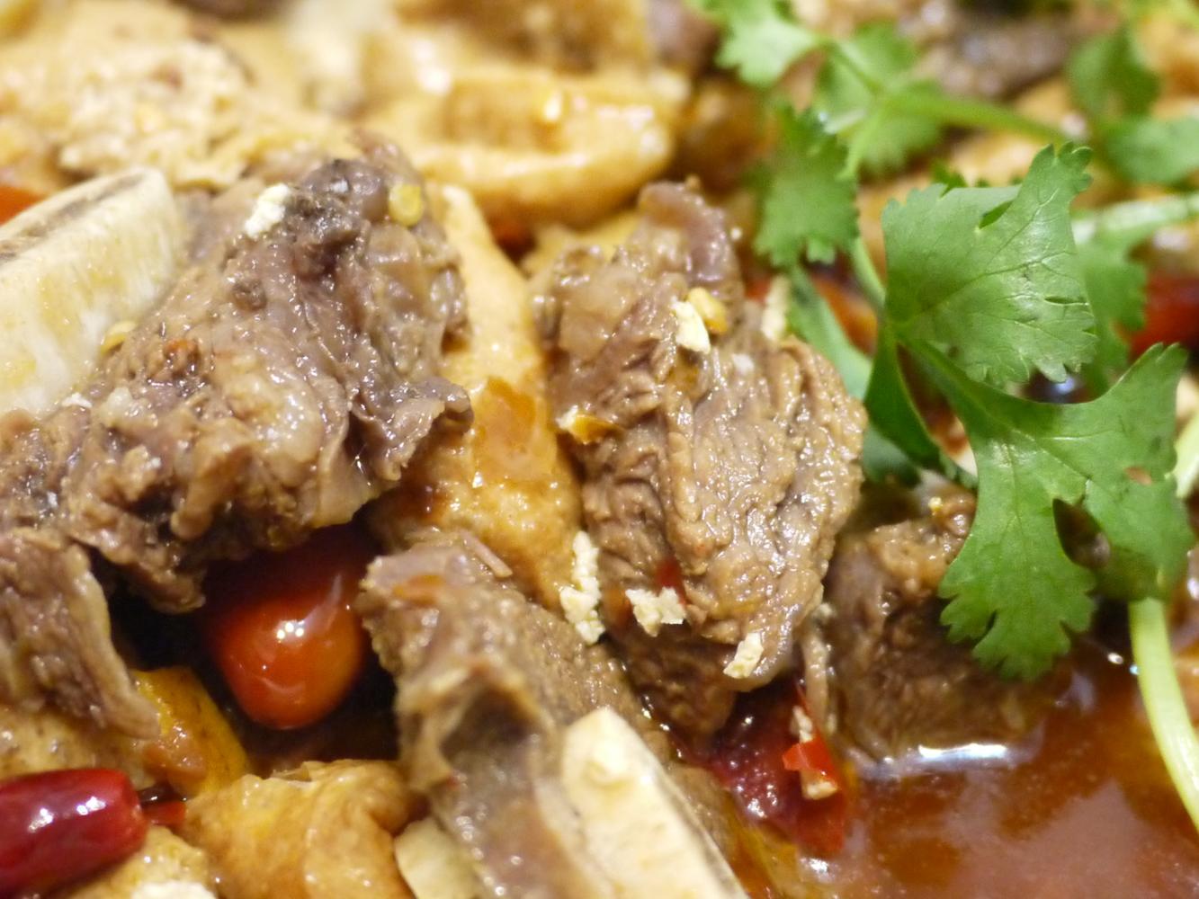 天冷吃一顿热乎乎的牛排火锅,天冷吃一顿热乎乎的牛排