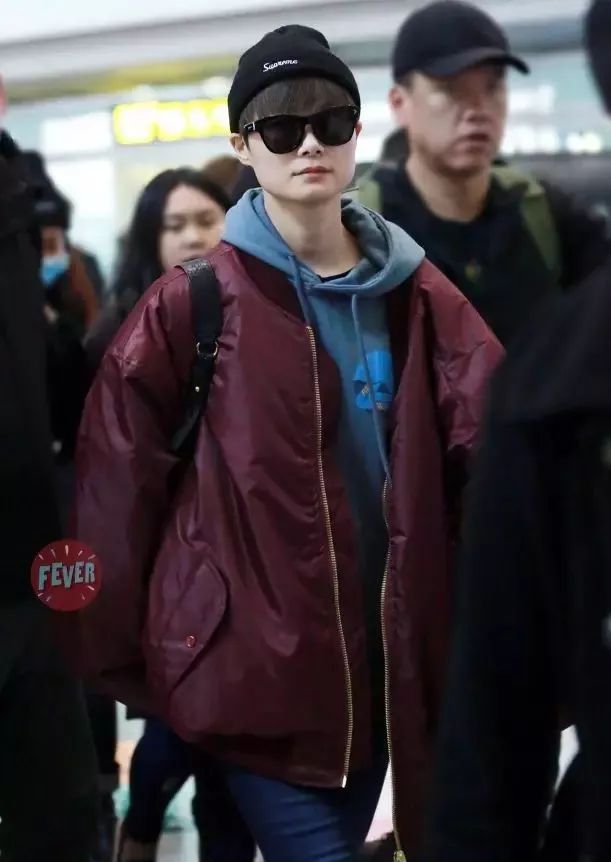 刘昊然同款羽绒服什么牌子,刘昊然同款波司登羽绒服