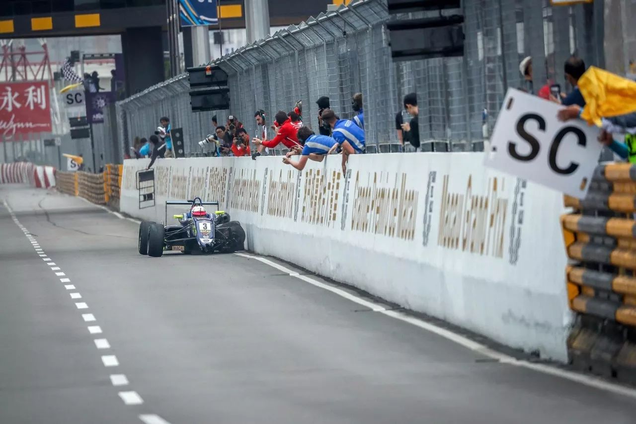 碰撞大赛车,史上最强赛车碰撞