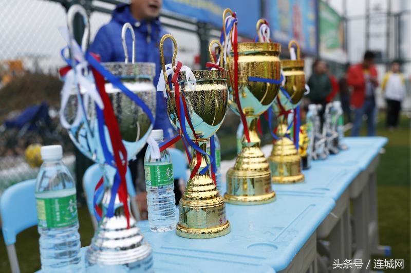 “莲”场好戏针“峰”相对！连城2017“美丽莲峰”杯足球赛闭幕